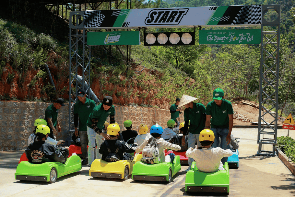 Du khách thích thú tham gia đua xe tại Cao Nguyên Hoa Đà Lạt. (Nguồn: Cao Nguyên Hoa Đà Lạt)